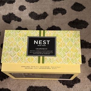 NEST Fragrances Grapefruit Candle and Diffuser Set - Yellow and Black